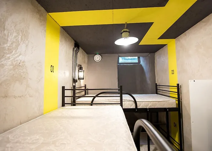 Loft Prison Albergue *