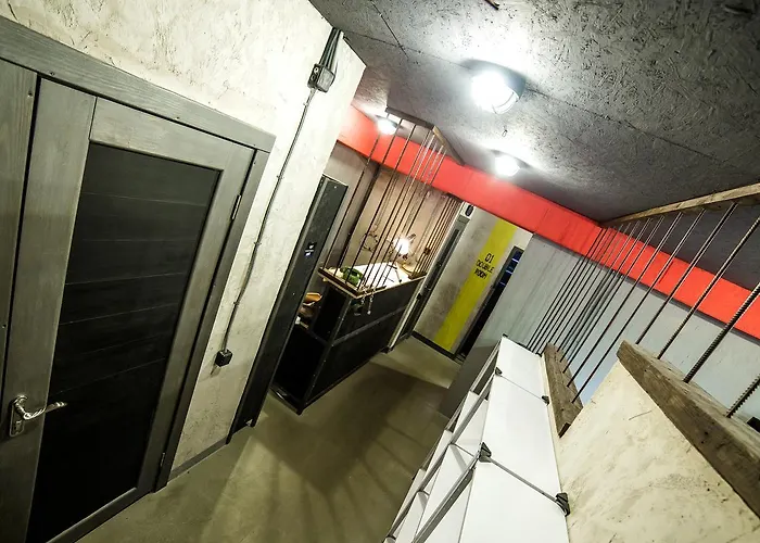 Loft Prison Albergue