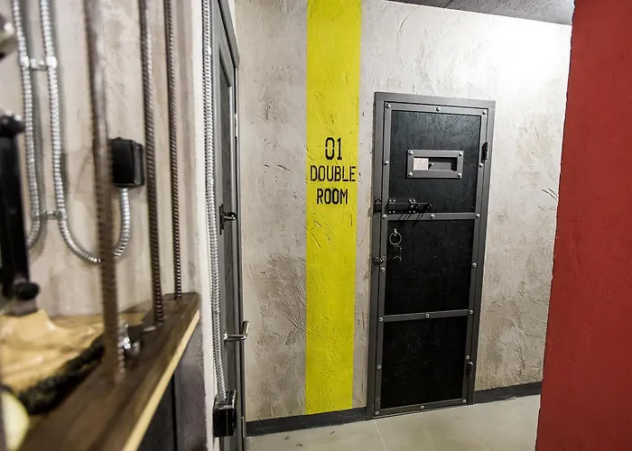 Loft Prison Albergue *